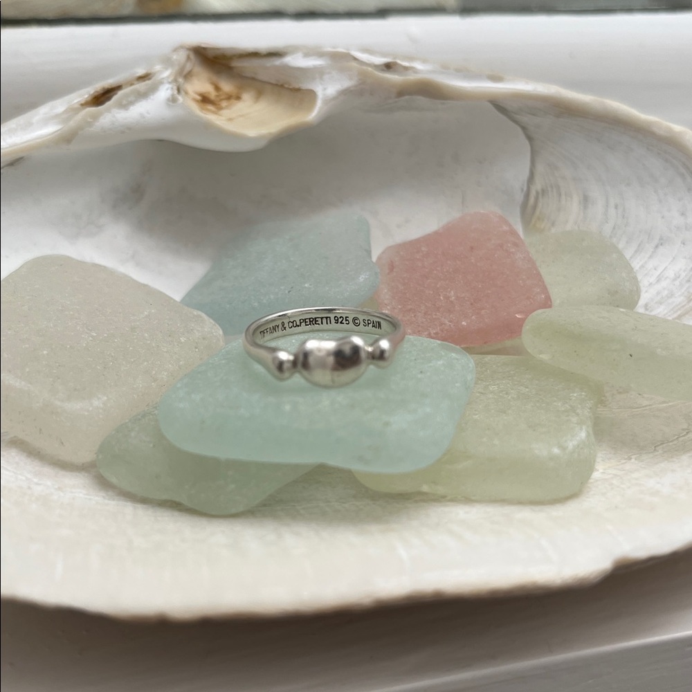 Tiffany & Co. Elsa Peretti Mini Bean Ring - Picture 2 of 7